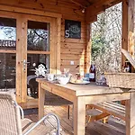 Confort Et Petit Dejeuner - Formule Hoteliere Кемпинг *