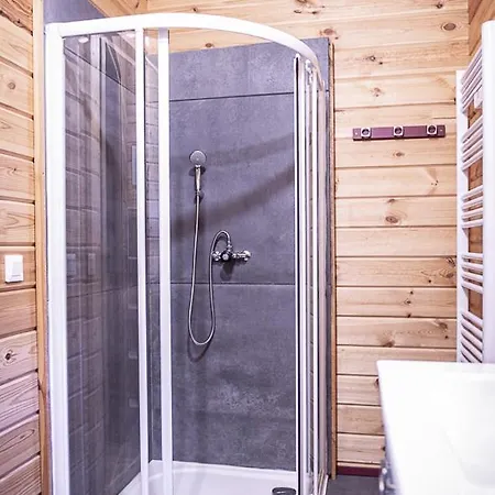 Confort Et Petit Dejeuner - Formule Hoteliere Кемпинг Lisle-sur-Tarn